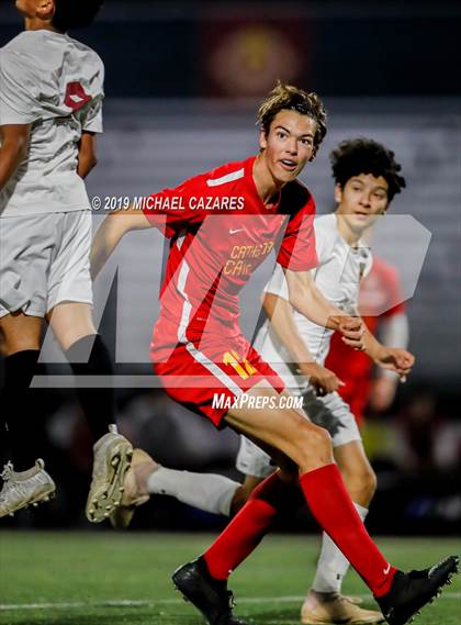 Thumbnail 1 in Cathedral Catholic vs. Mission Hills photogallery.