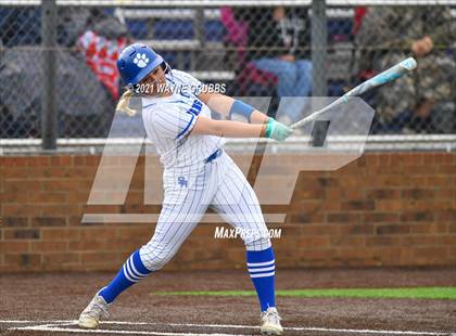 Thumbnail 1 in Gilmer vs. Spring Hill (UIL 4A Bi-District Playoff) photogallery.