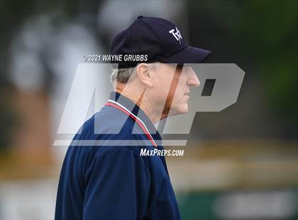 Thumbnail 3 in Gilmer vs. Spring Hill (UIL 4A Bi-District Playoff) photogallery.