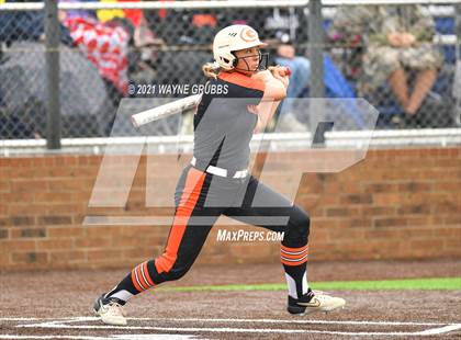 Thumbnail 2 in Gilmer vs. Spring Hill (UIL 4A Bi-District Playoff) photogallery.