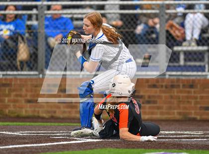 Thumbnail 2 in Gilmer vs. Spring Hill (UIL 4A Bi-District Playoff) photogallery.