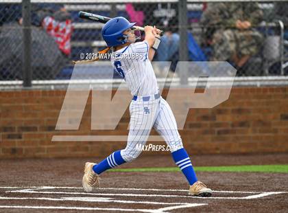 Thumbnail 2 in Gilmer vs. Spring Hill (UIL 4A Bi-District Playoff) photogallery.