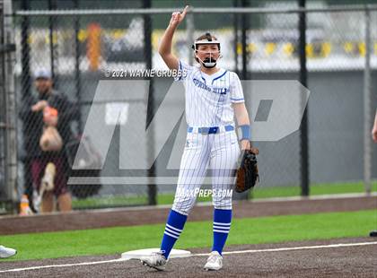 Thumbnail 1 in Gilmer vs. Spring Hill (UIL 4A Bi-District Playoff) photogallery.