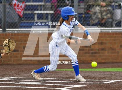 Thumbnail 2 in Gilmer vs. Spring Hill (UIL 4A Bi-District Playoff) photogallery.