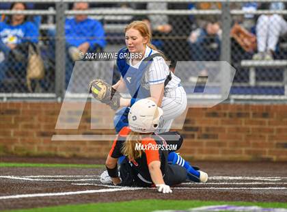 Thumbnail 1 in Gilmer vs. Spring Hill (UIL 4A Bi-District Playoff) photogallery.