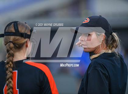 Thumbnail 3 in Gilmer vs. Spring Hill (UIL 4A Bi-District Playoff) photogallery.