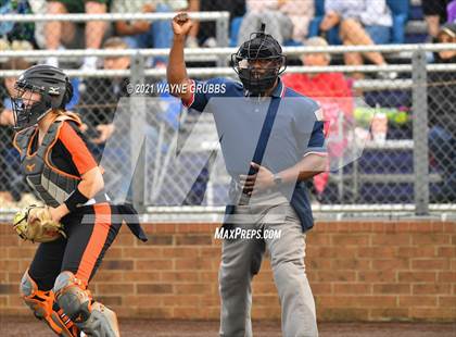 Thumbnail 1 in Gilmer vs. Spring Hill (UIL 4A Bi-District Playoff) photogallery.
