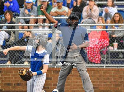 Thumbnail 1 in Gilmer vs. Spring Hill (UIL 4A Bi-District Playoff) photogallery.