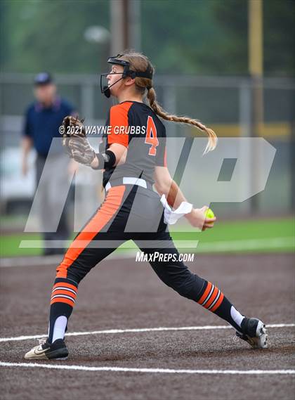 Thumbnail 1 in Gilmer vs. Spring Hill (UIL 4A Bi-District Playoff) photogallery.