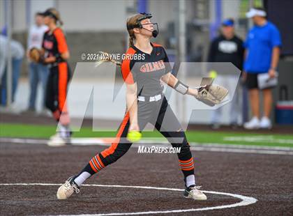 Thumbnail 1 in Gilmer vs. Spring Hill (UIL 4A Bi-District Playoff) photogallery.