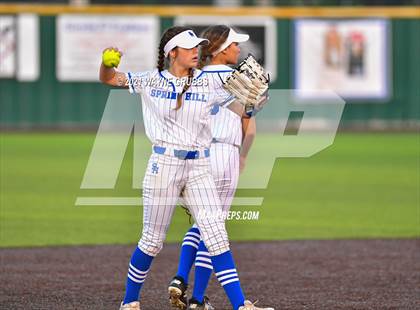 Thumbnail 1 in Gilmer vs. Spring Hill (UIL 4A Bi-District Playoff) photogallery.