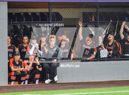 Thumbnail 2 in Gilmer vs. Spring Hill (UIL 4A Bi-District Playoff) photogallery.