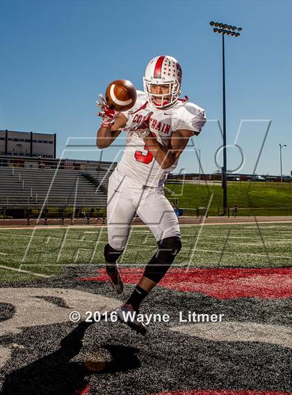 Thumbnail 3 in Colerain (2016 Preseason Top 25 Early Contenders Photo Shoot)  photogallery.
