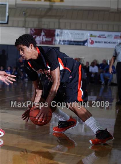 Thumbnail 1 in Winter Park vs. Findlay Prep (City of Palms Classic) photogallery.