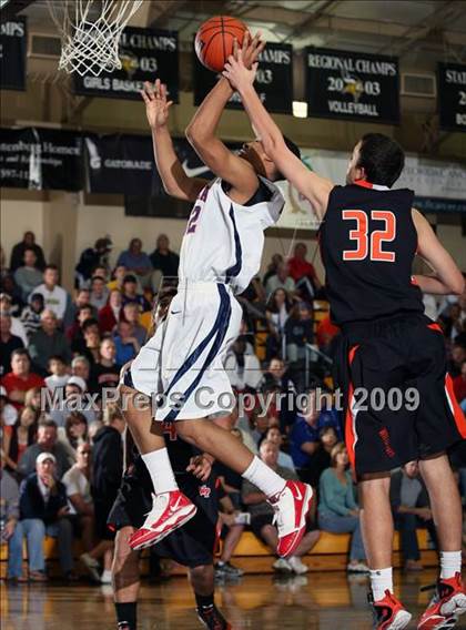 Thumbnail 2 in Winter Park vs. Findlay Prep (City of Palms Classic) photogallery.