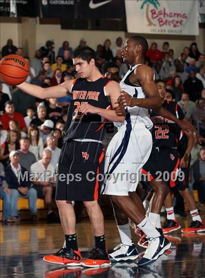 Thumbnail 2 in Winter Park vs. Findlay Prep (City of Palms Classic) photogallery.