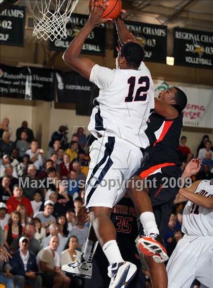 Thumbnail 2 in Winter Park vs. Findlay Prep (City of Palms Classic) photogallery.