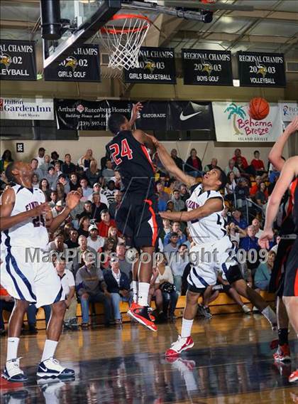 Thumbnail 1 in Winter Park vs. Findlay Prep (City of Palms Classic) photogallery.