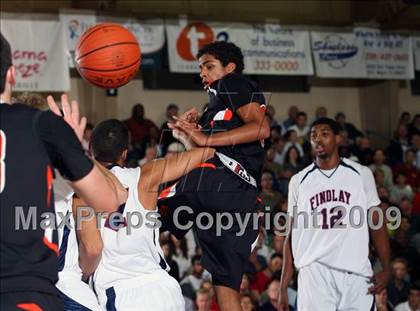 Thumbnail 1 in Winter Park vs. Findlay Prep (City of Palms Classic) photogallery.