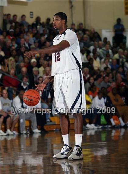 Thumbnail 1 in Winter Park vs. Findlay Prep (City of Palms Classic) photogallery.