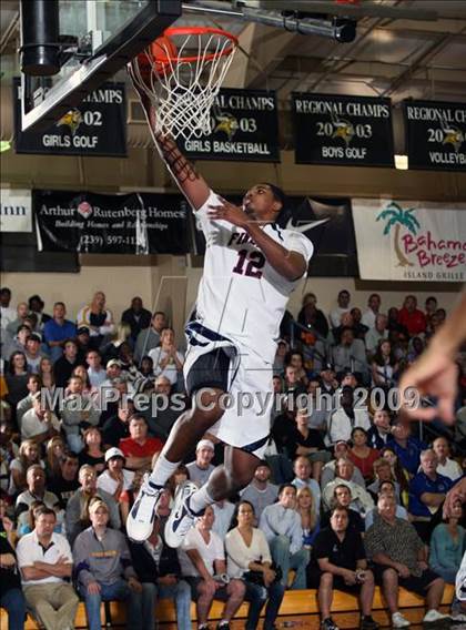Thumbnail 2 in Winter Park vs. Findlay Prep (City of Palms Classic) photogallery.