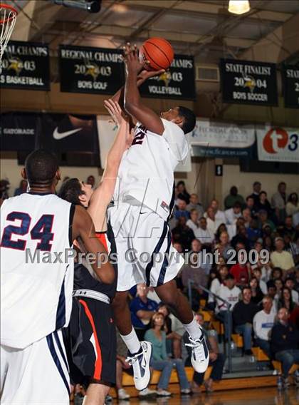 Thumbnail 1 in Winter Park vs. Findlay Prep (City of Palms Classic) photogallery.