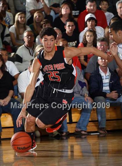 Thumbnail 1 in Winter Park vs. Findlay Prep (City of Palms Classic) photogallery.