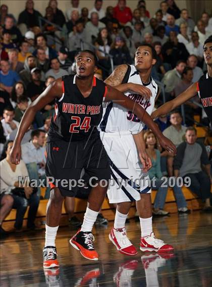 Thumbnail 2 in Winter Park vs. Findlay Prep (City of Palms Classic) photogallery.