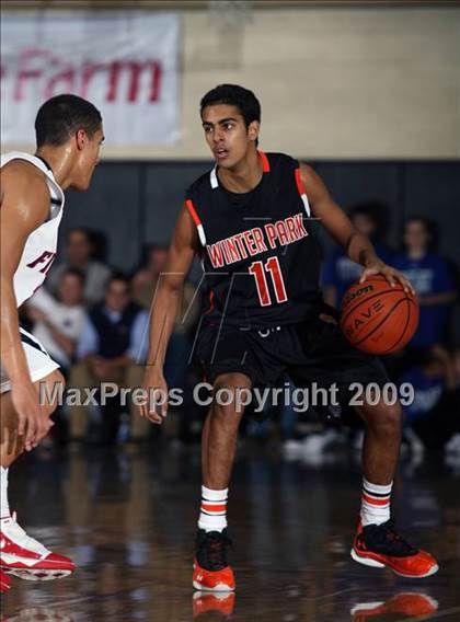 Thumbnail 2 in Winter Park vs. Findlay Prep (City of Palms Classic) photogallery.