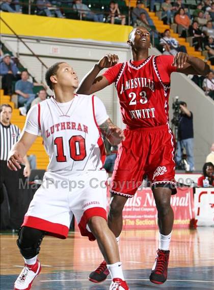 Thumbnail 1 in Long Island Lutheran vs. Jamesville-DeWitt (NYS Federation A Final) photogallery.