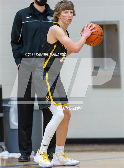 Thumbnail 1 in Fremont @ Millard North photogallery.