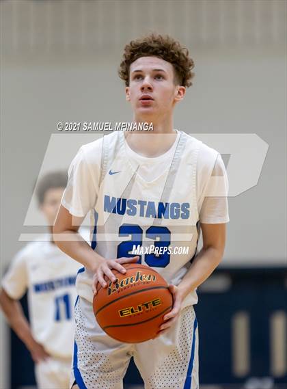 Thumbnail 3 in Fremont @ Millard North photogallery.