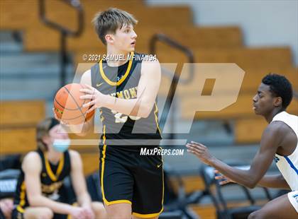 Thumbnail 2 in Fremont @ Millard North photogallery.