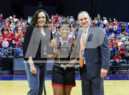 Thumbnail 3 in Huntington vs. Shallowater (UIL 3A Basketball Final Medal Ceremony) photogallery.