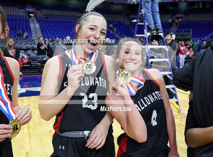 Thumbnail 3 in Huntington vs. Shallowater (UIL 3A Basketball Final Medal Ceremony) photogallery.
