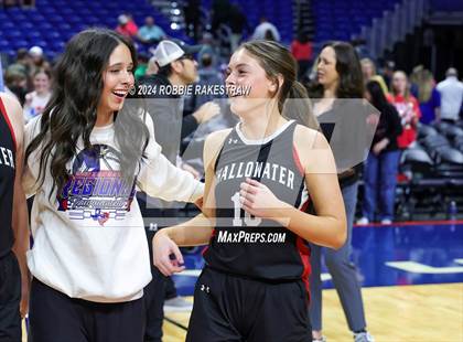 Thumbnail 2 in Huntington vs. Shallowater (UIL 3A Basketball Final Medal Ceremony) photogallery.