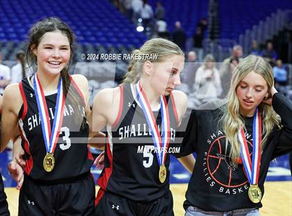 Thumbnail 1 in Huntington vs. Shallowater (UIL 3A Basketball Final Medal Ceremony) photogallery.