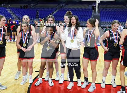 Thumbnail 1 in Huntington vs. Shallowater (UIL 3A Basketball Final Medal Ceremony) photogallery.