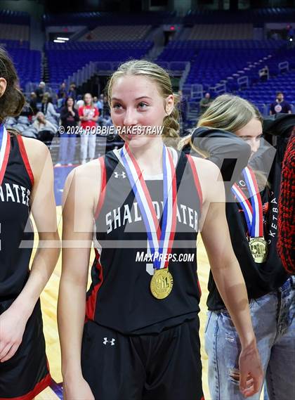 Thumbnail 1 in Huntington vs. Shallowater (UIL 3A Basketball Final Medal Ceremony) photogallery.
