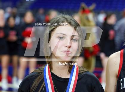 Thumbnail 2 in Huntington vs. Shallowater (UIL 3A Basketball Final Medal Ceremony) photogallery.
