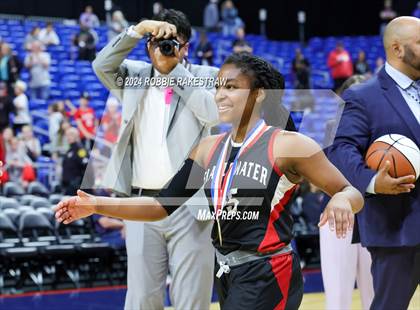 Thumbnail 1 in Huntington vs. Shallowater (UIL 3A Basketball Final Medal Ceremony) photogallery.