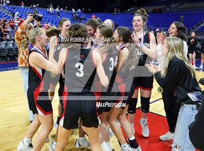 Thumbnail 3 in Huntington vs. Shallowater (UIL 3A Basketball Final Medal Ceremony) photogallery.