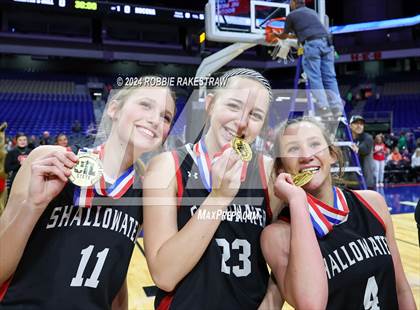 Thumbnail 3 in Huntington vs. Shallowater (UIL 3A Basketball Final Medal Ceremony) photogallery.
