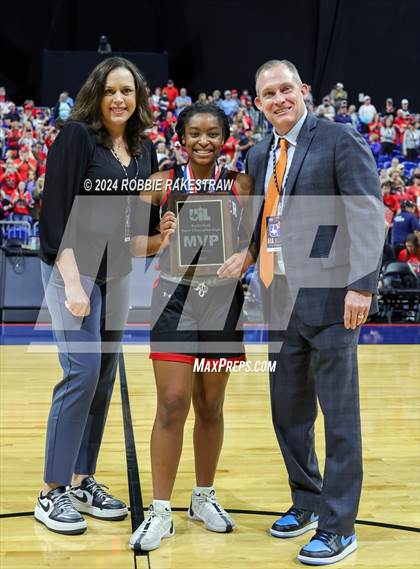 Thumbnail 1 in Huntington vs. Shallowater (UIL 3A Basketball Final Medal Ceremony) photogallery.