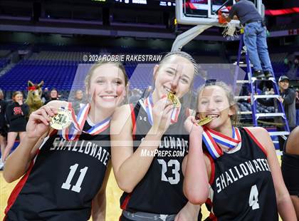 Thumbnail 2 in Huntington vs. Shallowater (UIL 3A Basketball Final Medal Ceremony) photogallery.