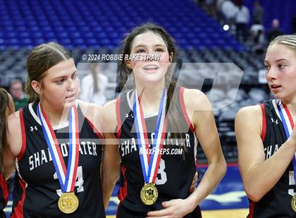 Thumbnail 2 in Huntington vs. Shallowater (UIL 3A Basketball Final Medal Ceremony) photogallery.