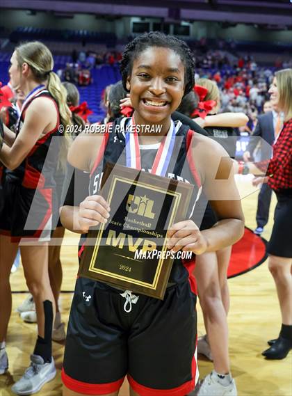Thumbnail 3 in Huntington vs. Shallowater (UIL 3A Basketball Final Medal Ceremony) photogallery.