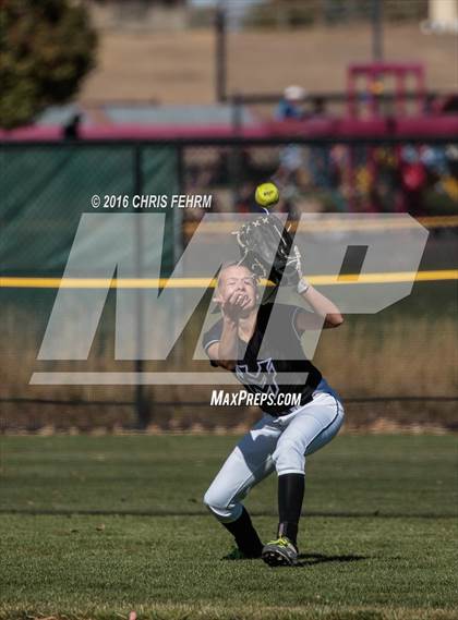 Thumbnail 3 in Mountain View vs. Discovery Canyon (CHSAA 4A First Round Playoff) photogallery.