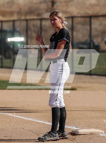 Thumbnail 2 in Mountain View vs. Discovery Canyon (CHSAA 4A First Round Playoff) photogallery.