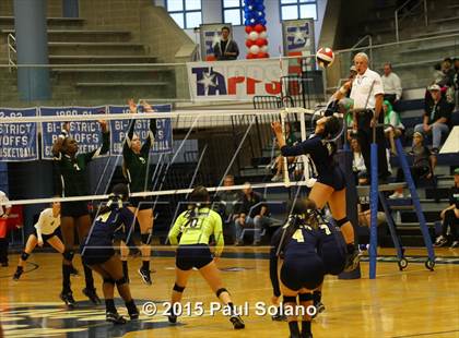 Thumbnail 3 in Holy Cross vs. Fort Bend Christian Academy  (TAPPS 4A Semifinal) photogallery.
